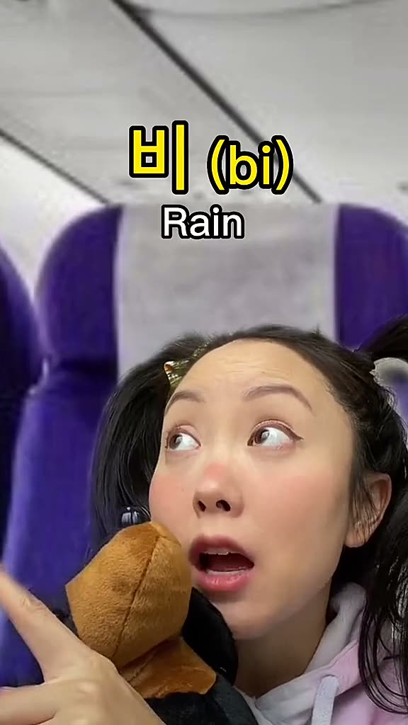 Korean mom and mini jeenie makeup.mp4