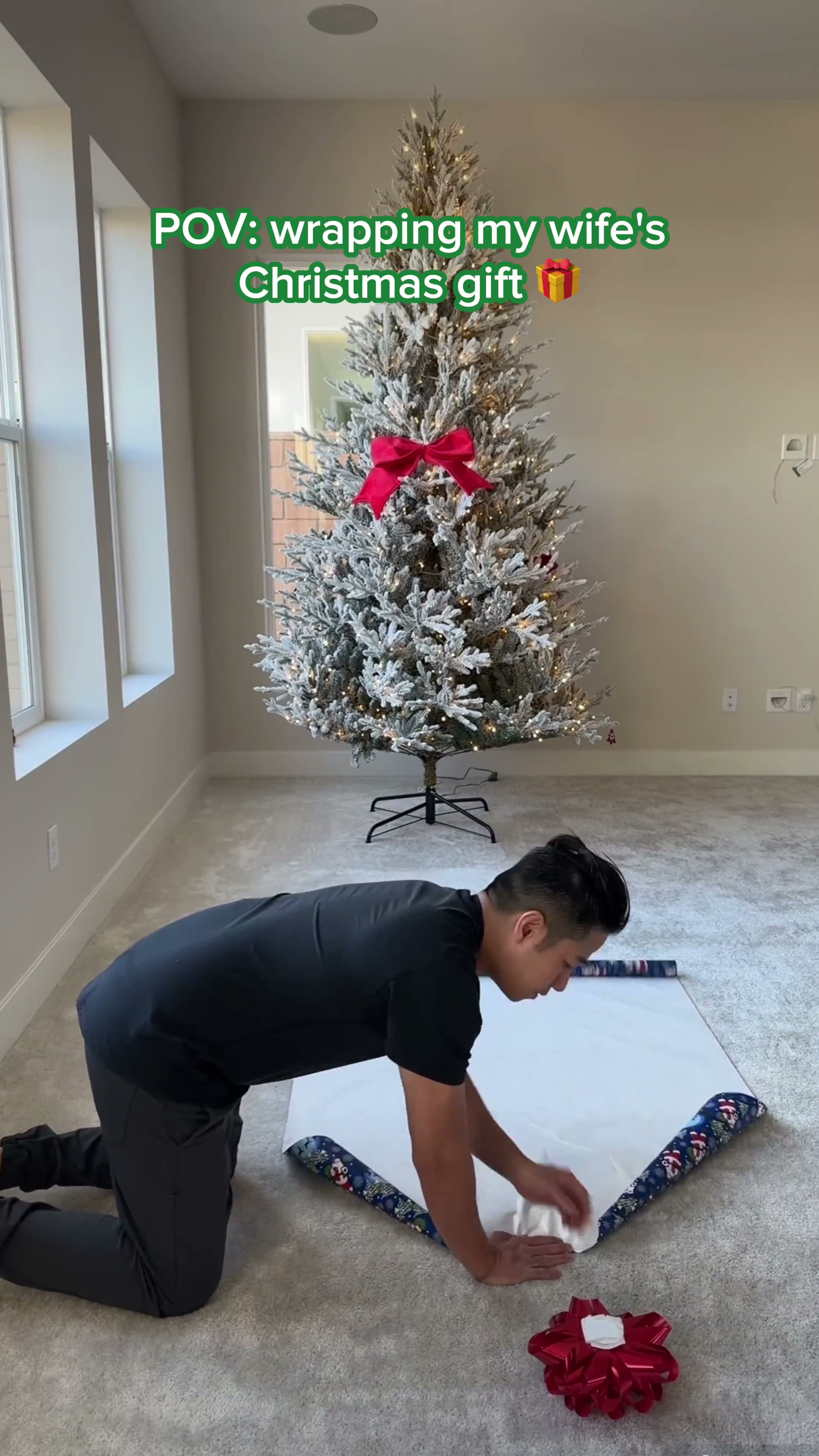 Wrapping my wife's Christmas gift.mp4