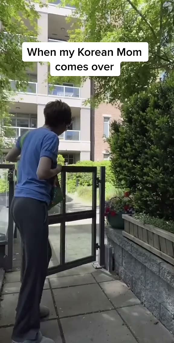 When Korean mom comes over.mp4