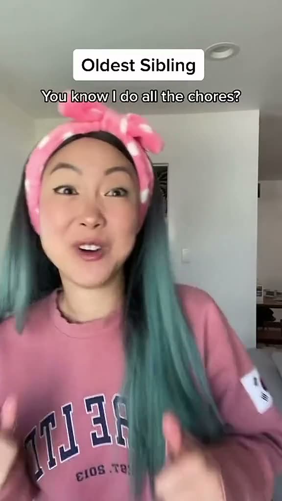 Korean Mom's favorite child.mp4