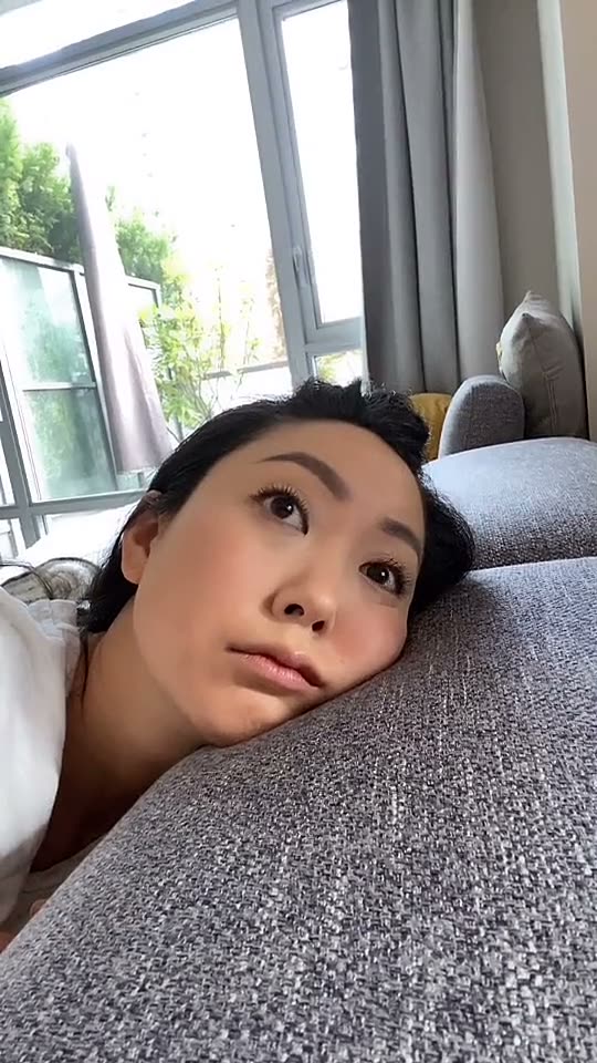 Korean mom bts photoshoot.mp4