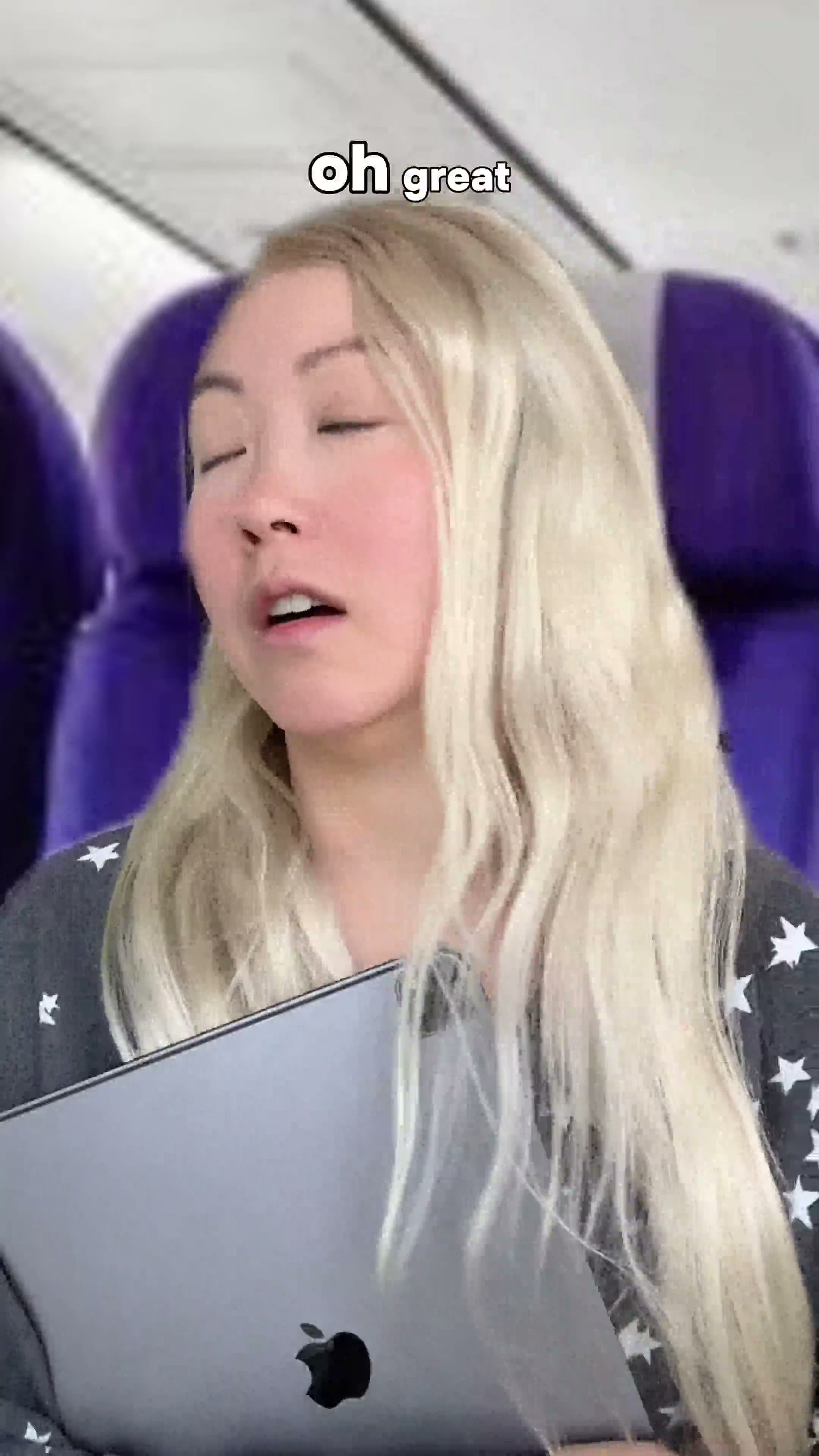 Mini Jeenie Gets Revenge on Racist.mp4